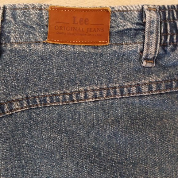 Lee Original Mom High Rise Medium Wash Cotton Jeans. - Picture 3 of 5